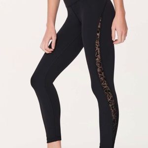 NWOT Lululemon Wunder Under Cropped Lace Leggings